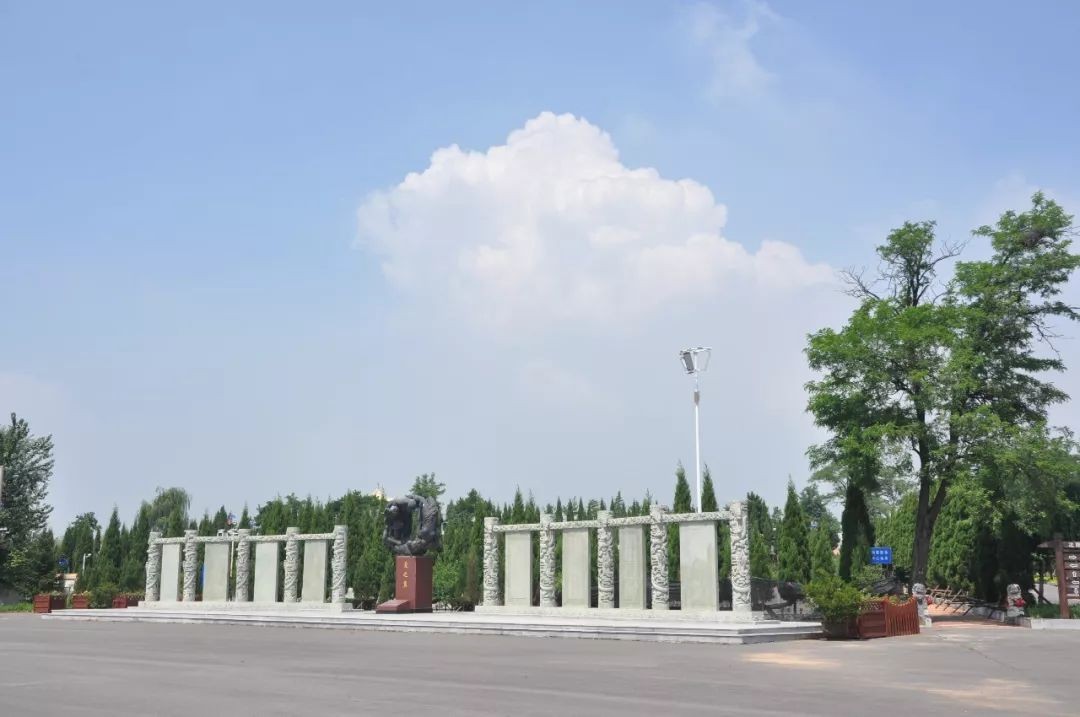 沈阳西郊卧龙墓园环境展示