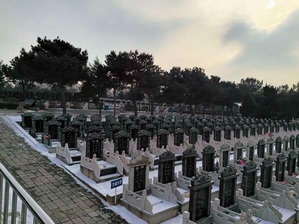 沈阳东山公墓环境展示