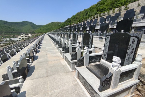 玉灵山墓园环境展示