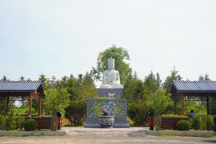 沈阳北龙山墓园环境展示