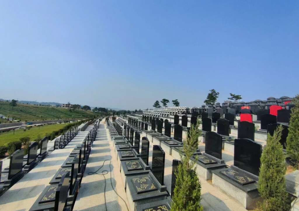 沈阳圣龙泉墓园