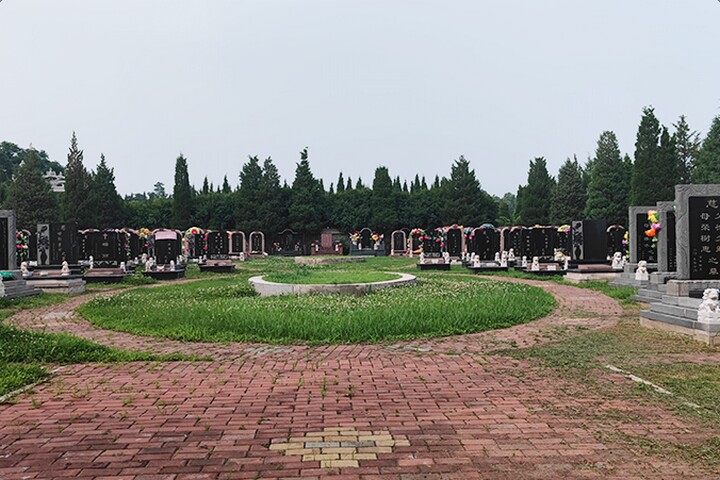 沈阳回龙岗墓园