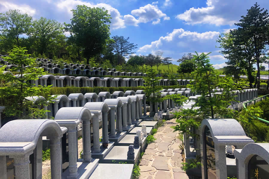 沈阳龙抚山墓园