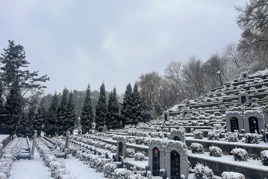 沈阳大河贝墓园