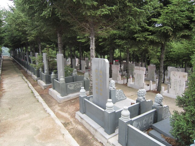 沈阳塔山公墓