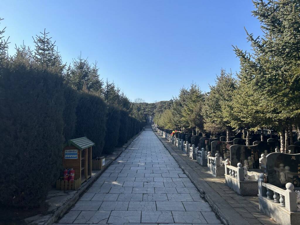 沈阳龙泉古园墓园