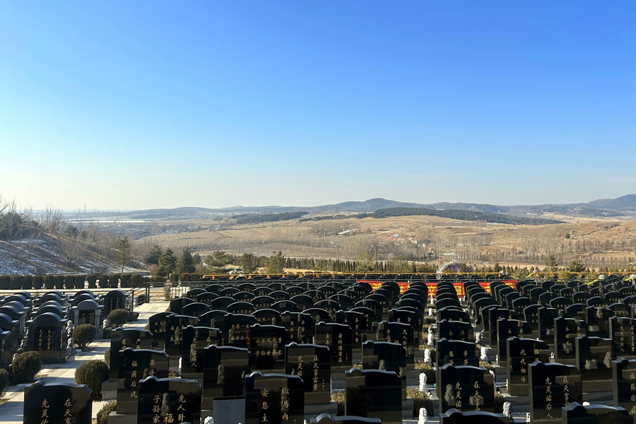 龙福山墓园