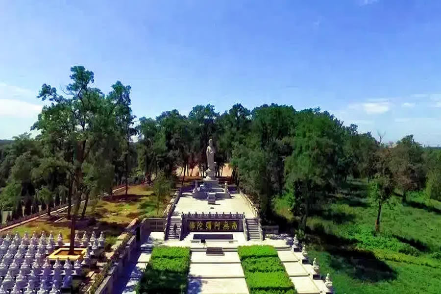 西郊卧龙墓园 西郊卧龙墓园