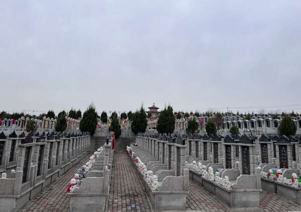 骏龙泉墓园