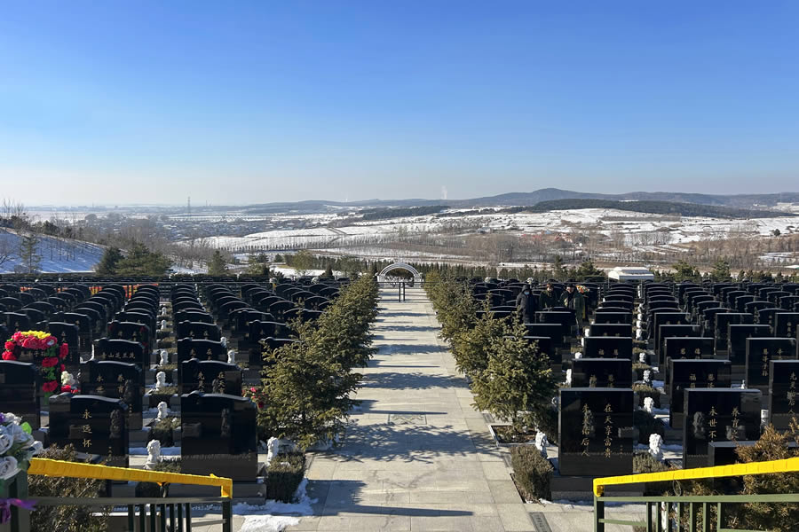 沈阳龙福山墓园