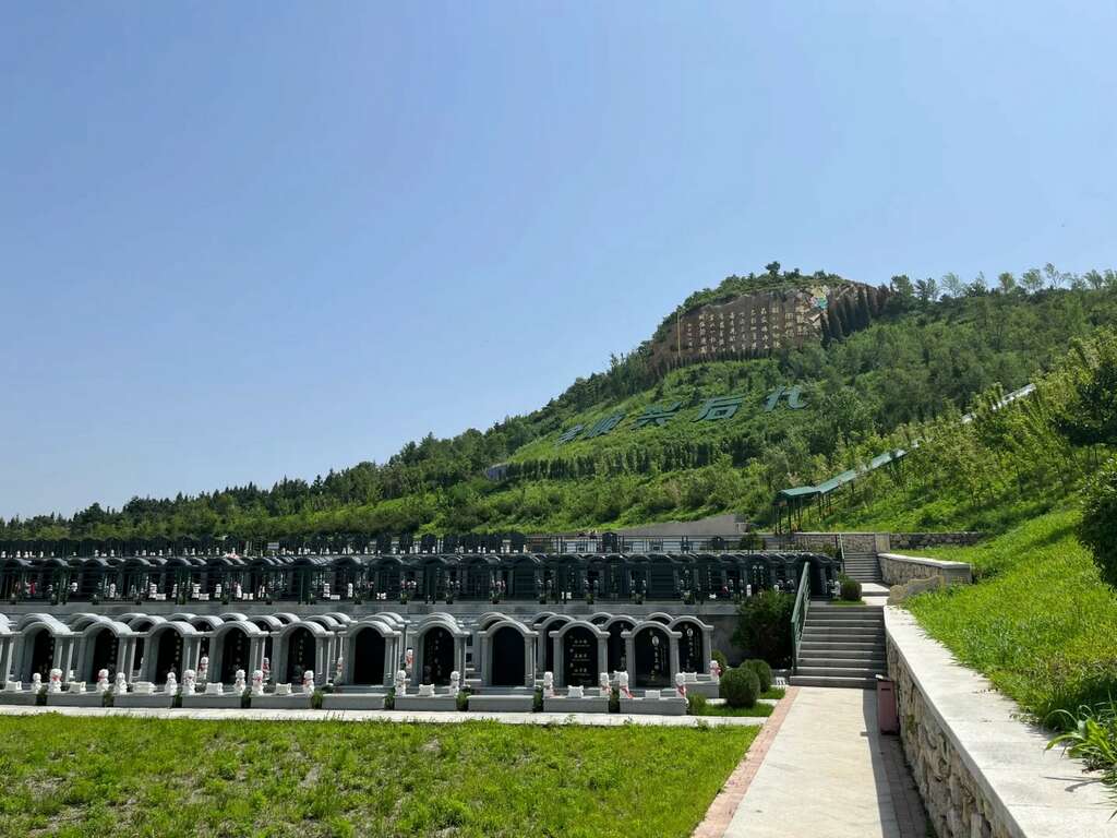 沈阳龙福山墓园