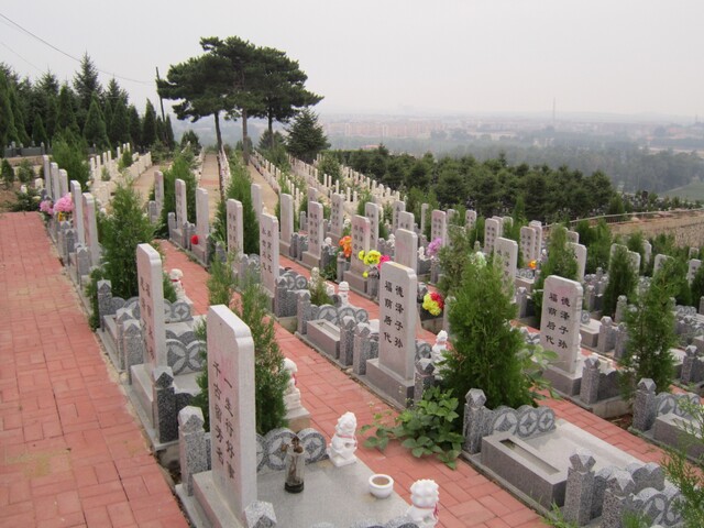 沈阳塔山公墓