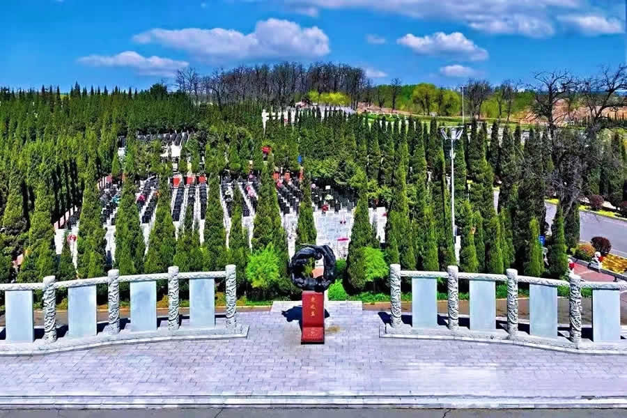 沈阳卧龙墓园