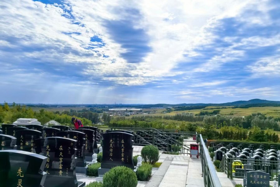沈阳龙福山墓园