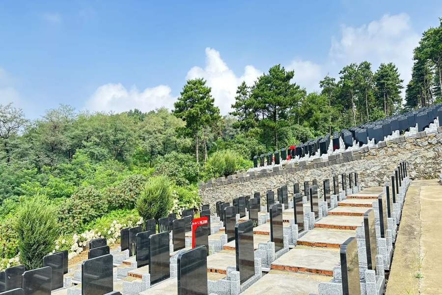 沈阳甲宝山墓园