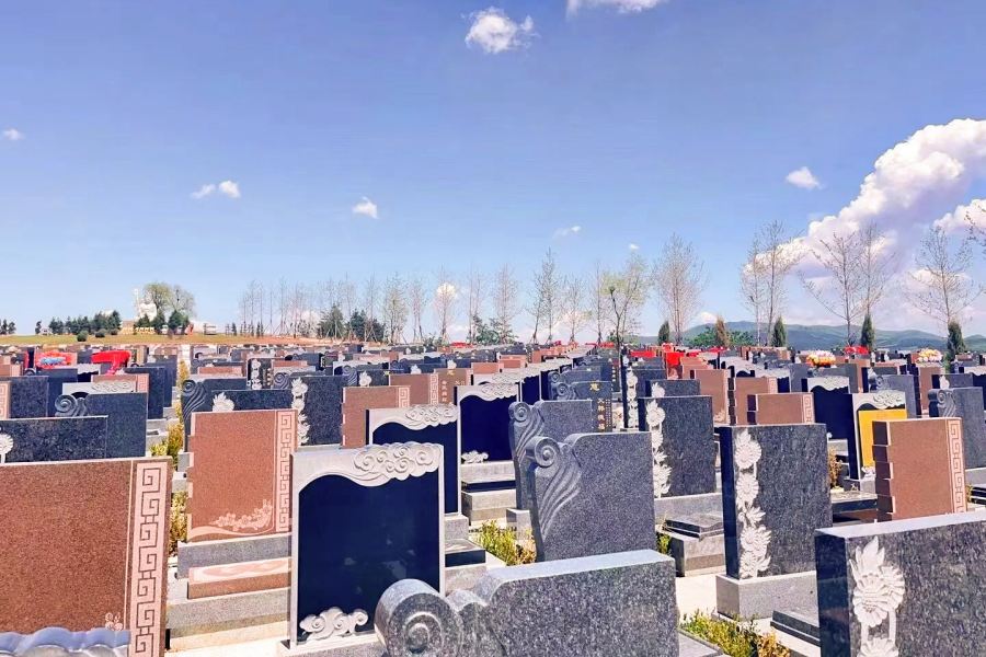 沈阳北龙山墓园