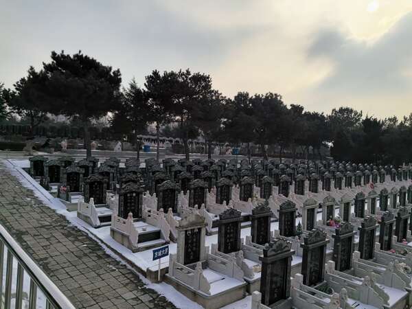 沈阳东山墓园