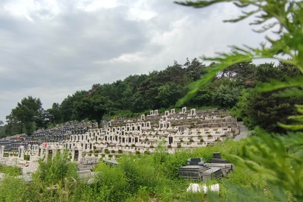 沈阳大河贝墓园