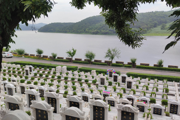 沈阳大河贝墓园