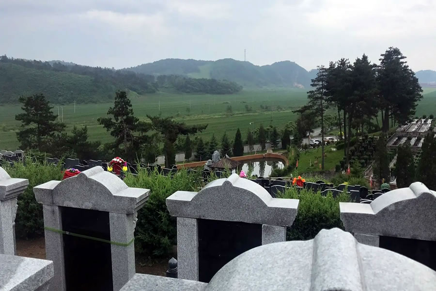 沈阳甲宝山墓园