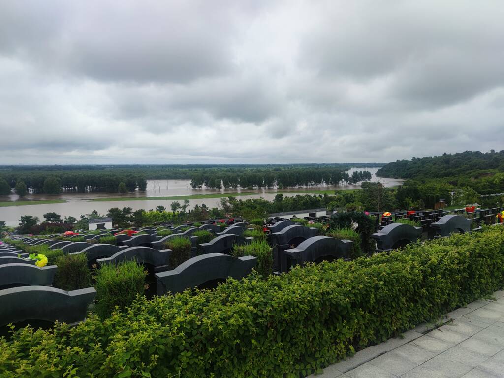 沈阳龙福山墓园