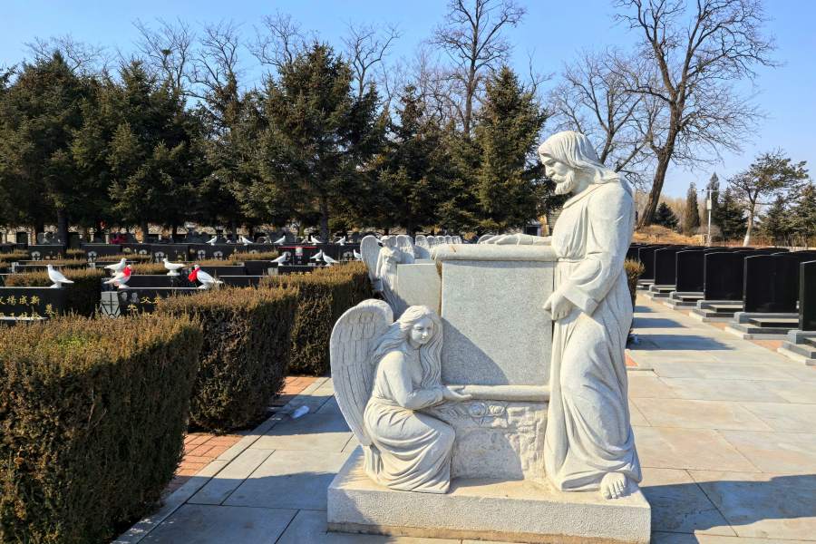 沈阳卧龙墓园 沈阳卧龙墓园