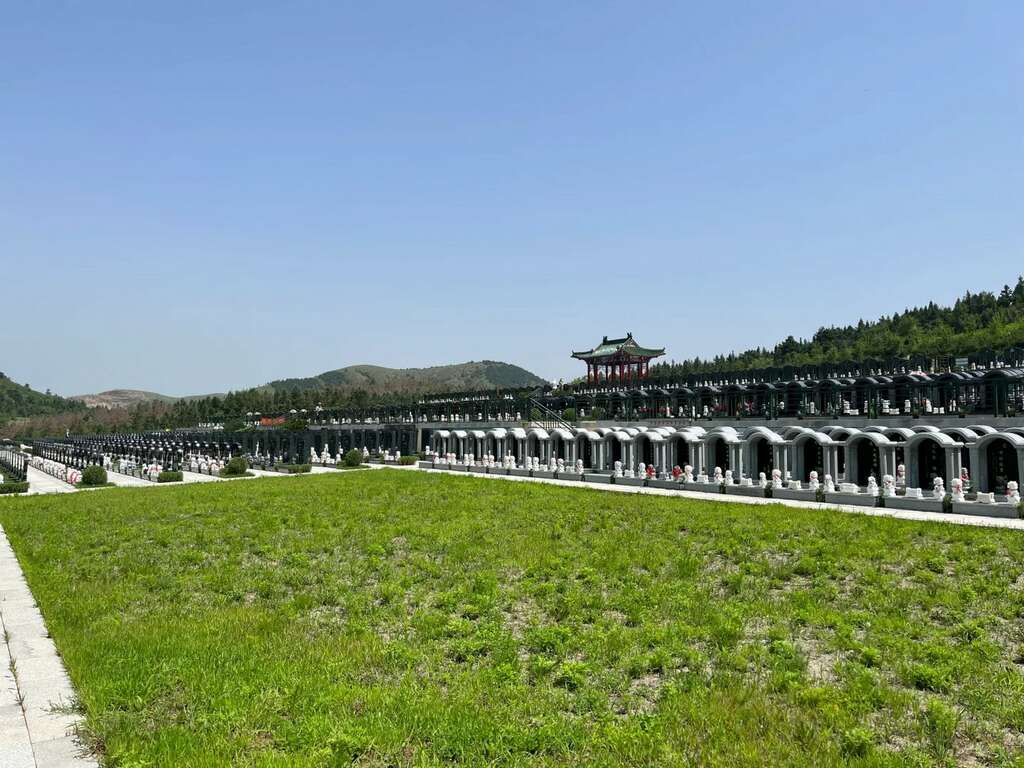 沈阳龙福山墓园