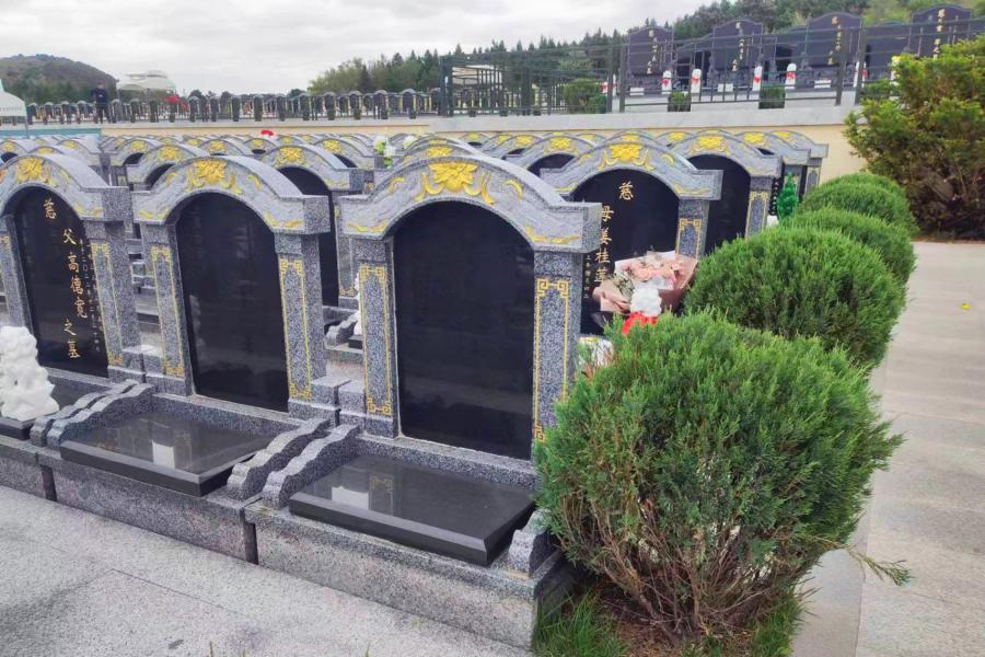 沈北龙福山墓园