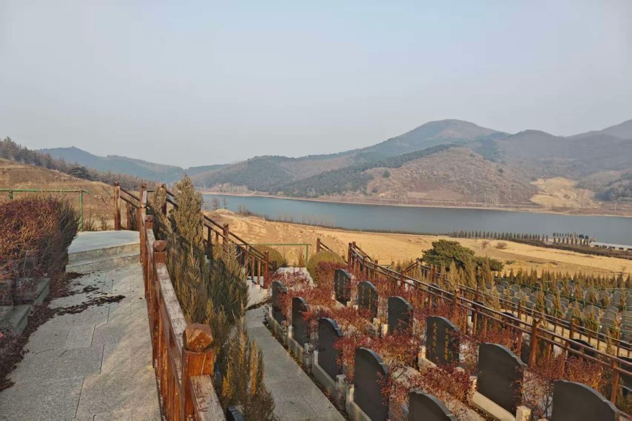 沈阳青云山墓园